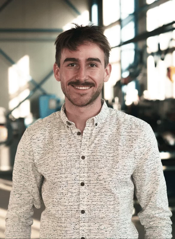 Wir übernehmen Ausführungspläne, organisieren den Transport und liefern Stahlteile bester Qualität püntktlich zum Liefertermin.